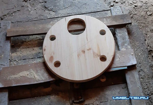 Делаем винный столик Делаем винный столик