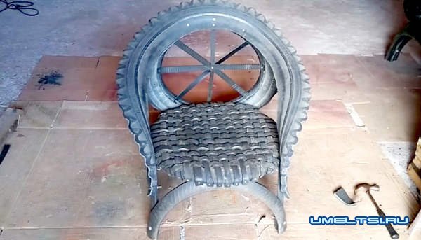 кресло из шин