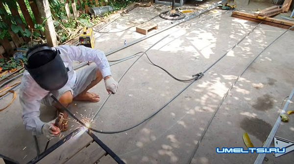 моторная лодка из пластиковых бочек моторная лодка из пластиковых бочек