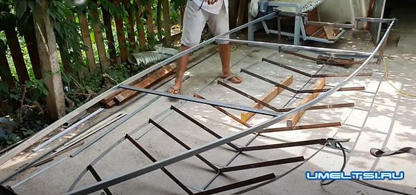 моторная лодка из пластиковых бочек моторная лодка из пластиковых бочек