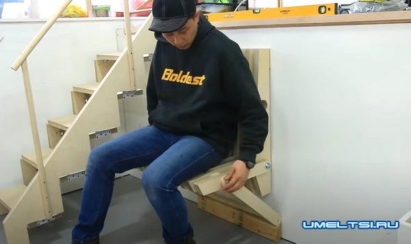 Делаем складной стул из фанеры в прихожую Делаем складной стул из фанеры в прихожую