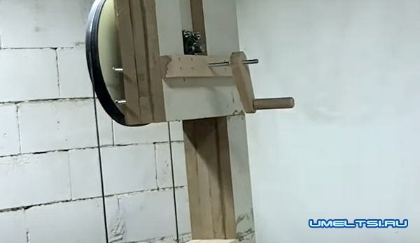 Ленточная пила по дереву Ленточная пила по дереву