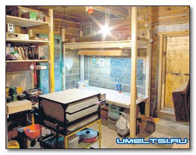 Делаем стол-стеллаж в мастерскую