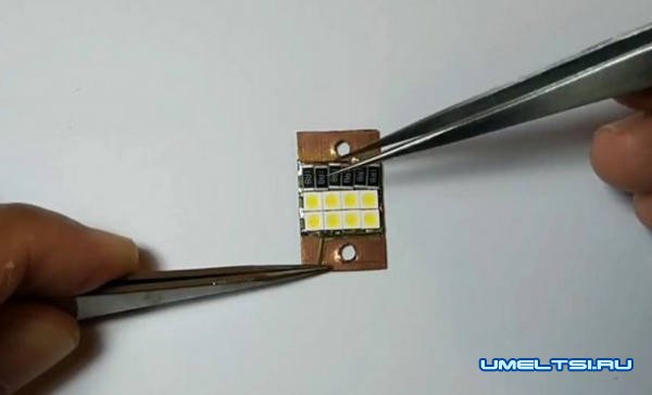 Мощная светодиодная лампочка