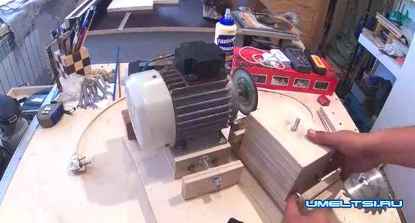 Заточной станок для пильных дисков Заточной станок для пильных дисков