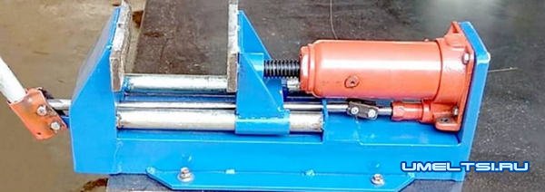 Делаем тиски на базе домкрата