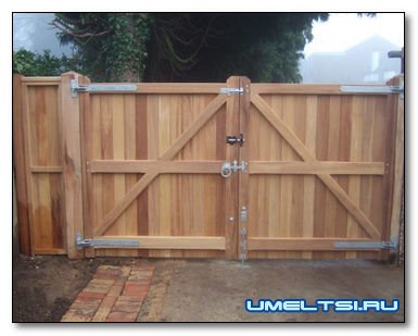 Как сделать деревянные ворота своими руками?